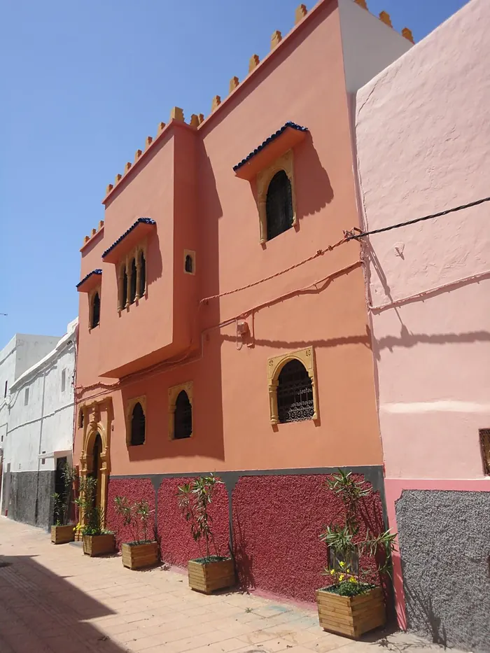 La façade du riad dans l’impasse